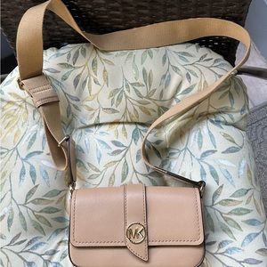 Michael Kors crossbody